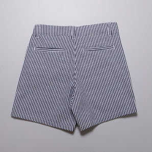 Short con rayas azules